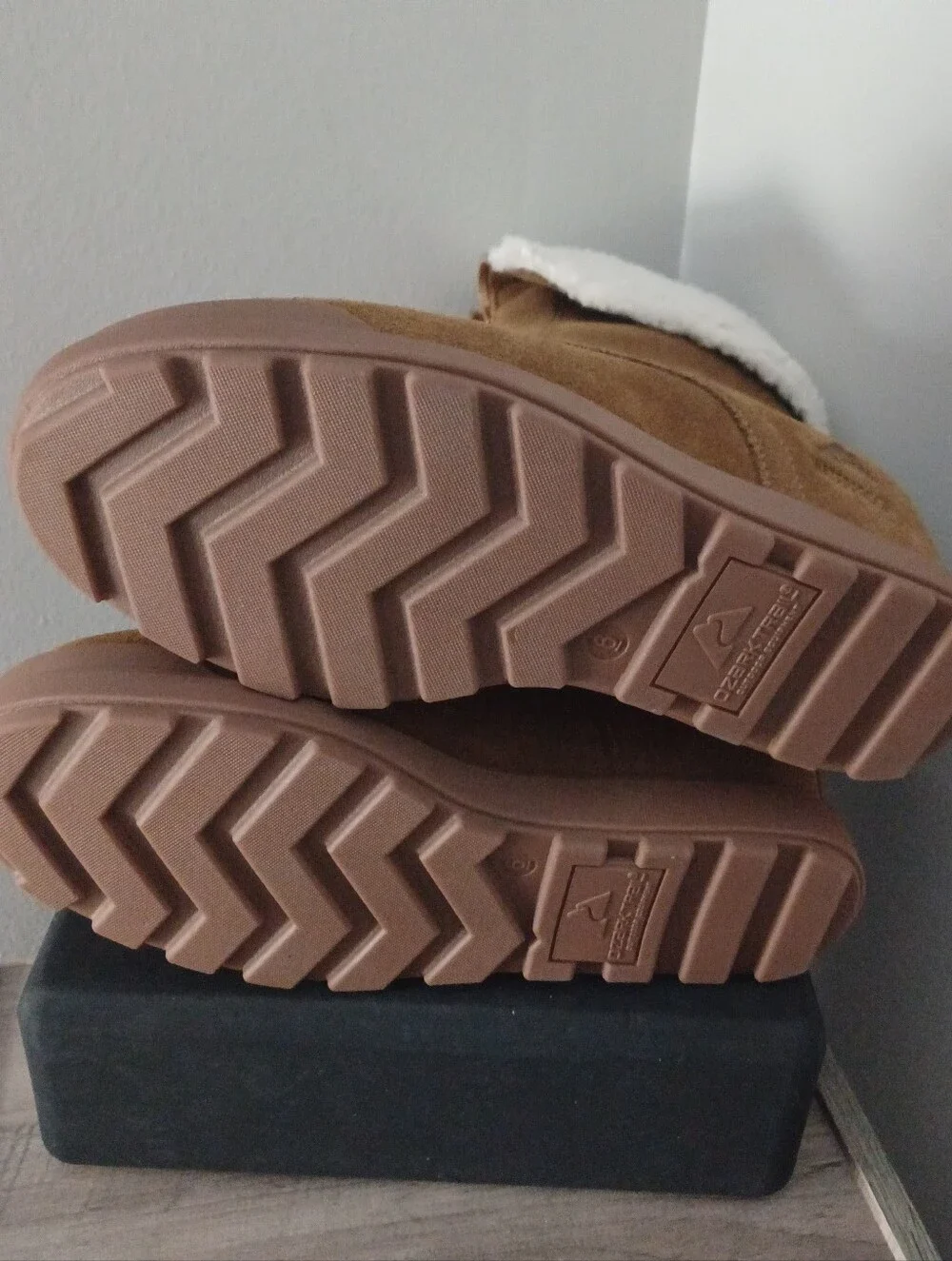 Ozark Trail Waterproof Snowboots Wedges Sz 6